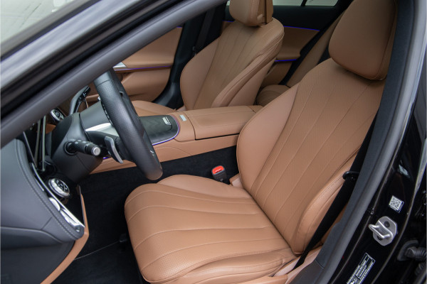 Mercedes-Benz E-Klasse Estate 300 e AMG Premium, Hyperscreen, Distronic, Pano, Bruin Leder, Trekhaak, Nightpakket 2025