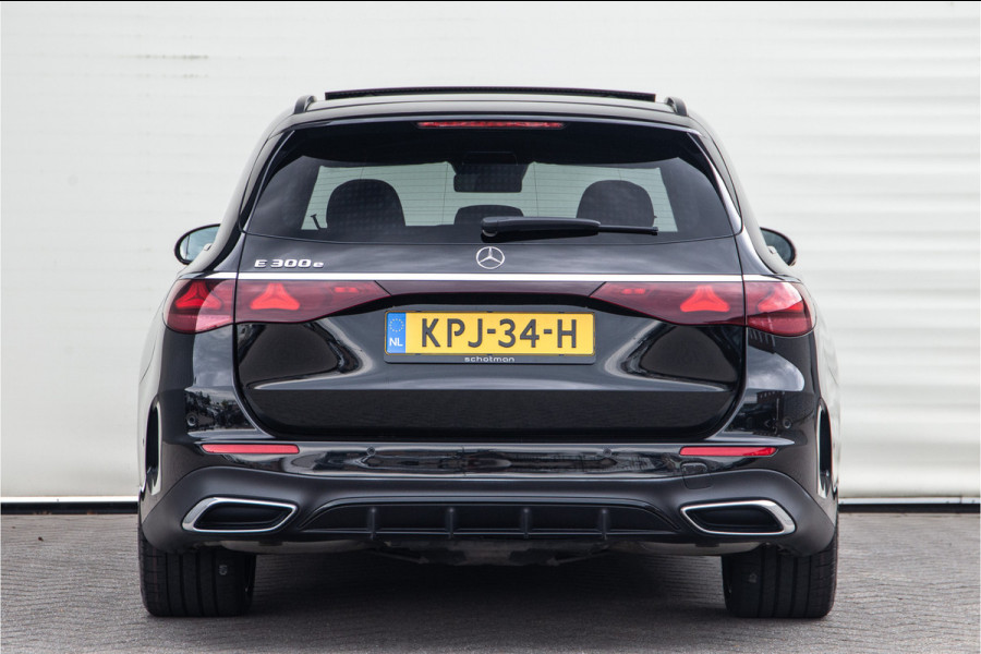 Mercedes-Benz E-Klasse Estate 300 e AMG Premium, Hyperscreen, Distronic, Pano, Bruin Leder, Trekhaak, Nightpakket 2025