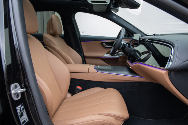 Mercedes-Benz E-Klasse Estate 300 e AMG Premium, Hyperscreen, Distronic, Pano, Bruin Leder, Trekhaak, Nightpakket 2025