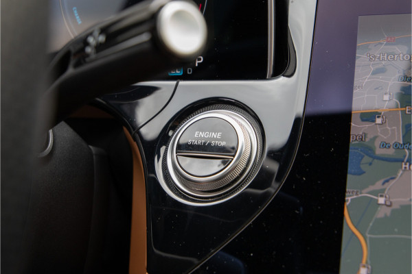 Mercedes-Benz E-Klasse Estate 300 e AMG Premium, Hyperscreen, Distronic, Pano, Bruin Leder, Trekhaak, Nightpakket 2025