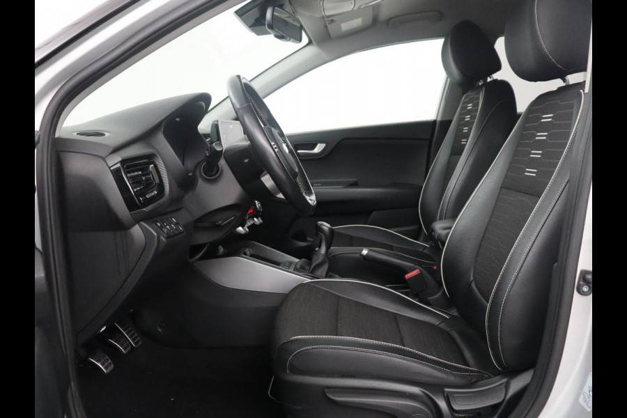 Kia Stonic 1.0 T-GDi MHEV GT-Line | Half leder | Cruise control | Lane assist | Stuur/stoel verwarming | Carplay | Climate control | 17" velgen