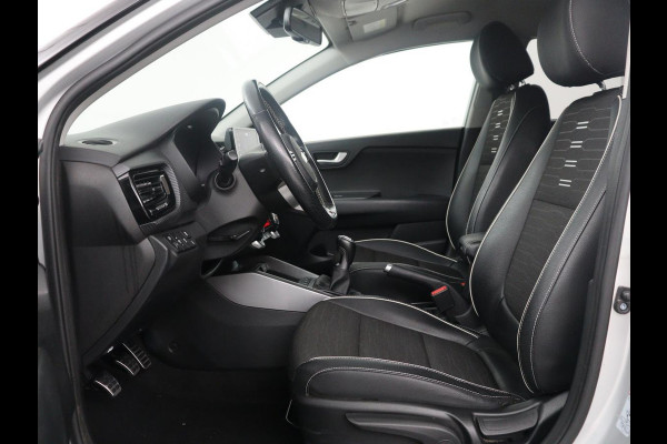 Kia Stonic 1.0 T-GDi MHEV GT-Line | Half leder | Cruise control | Lane assist | Stuur/stoel verwarming | Carplay | Climate control | 17" velgen