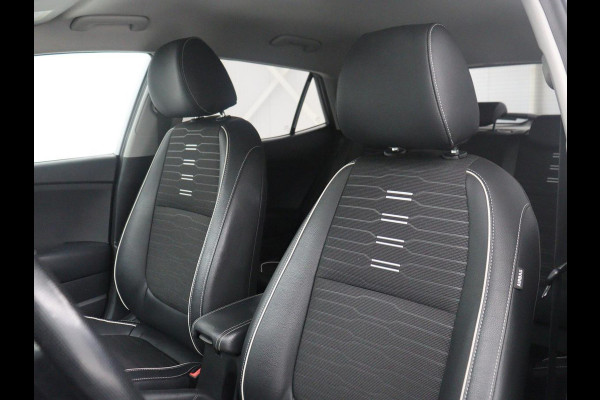 Kia Stonic 1.0 T-GDi MHEV GT-Line | Half leder | Cruise control | Lane assist | Stuur/stoel verwarming | Carplay | Climate control | 17" velgen