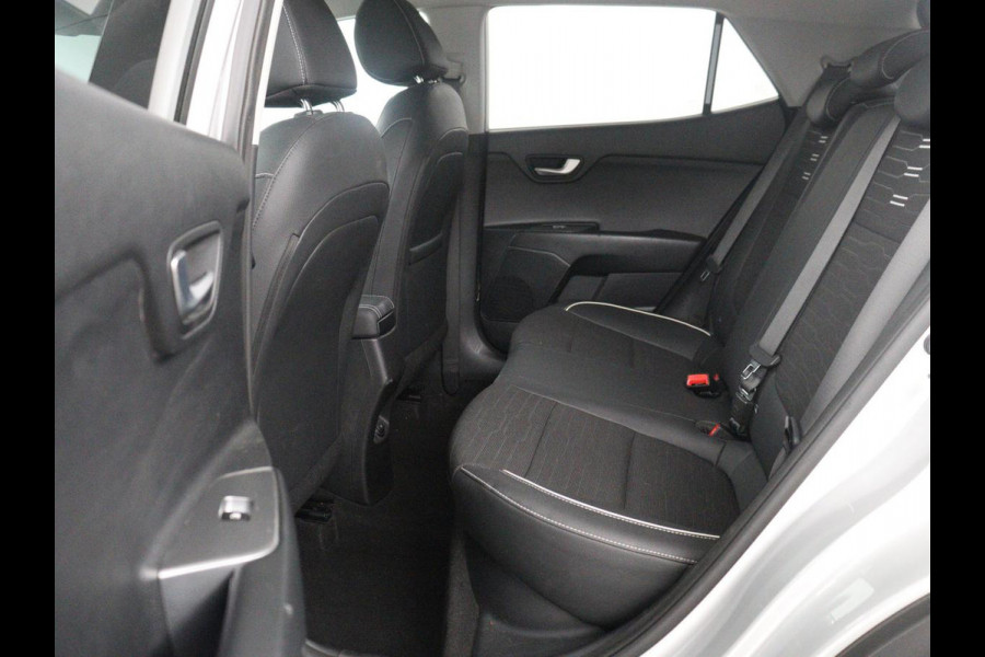 Kia Stonic 1.0 T-GDi MHEV GT-Line | Half leder | Cruise control | Lane assist | Stuur/stoel verwarming | Carplay | Climate control | 17" velgen