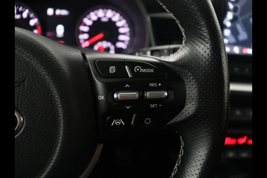 Kia Stonic 1.0 T-GDi MHEV GT-Line | Half leder | Cruise control | Lane assist | Stuur/stoel verwarming | Carplay | Climate control | 17" velgen