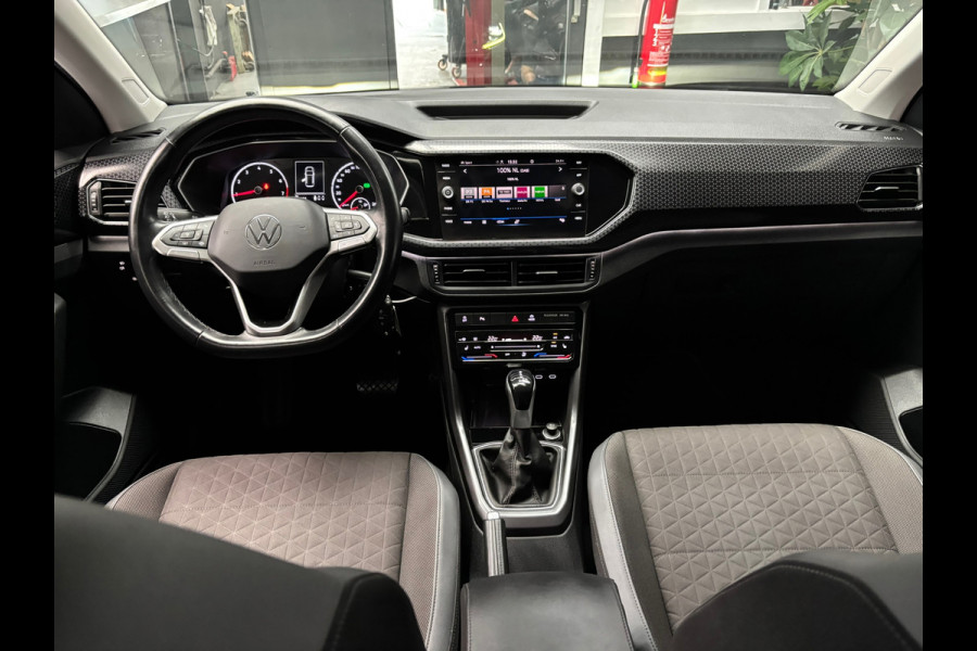 Volkswagen T-Cross 1.5 TSI Style / Carplay /Trekhaak/ Stoelverwarming