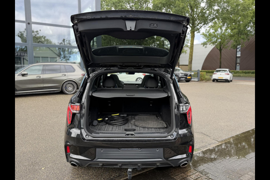 Lynk & Co 01 1.5 ORIGINEEL NEDERLANDSE AUTO MET NAP | FACELIFT MODEL | ZWARTE HEMEL | 360° CAMERA | APPLE CARPLAY | LED | ADAPTIVE CRUISE CONTROL | ELEKTRISCHE KOFFERBAK | AFNEEMBARE TREKHAAK | BLACK OPTIC-PAKKET OPTIONEEL | RIJKLAAR INCL. 12 MND. BOVAG GARANTIE