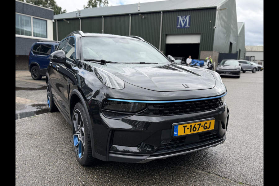 Lynk & Co 01 1.5 ORIGINEEL NEDERLANDSE AUTO MET NAP | FACELIFT MODEL | ZWARTE HEMEL | 360° CAMERA | APPLE CARPLAY | LED | ADAPTIVE CRUISE CONTROL | ELEKTRISCHE KOFFERBAK | AFNEEMBARE TREKHAAK | BLACK OPTIC-PAKKET OPTIONEEL | RIJKLAAR INCL. 12 MND. BOVAG GARANTIE