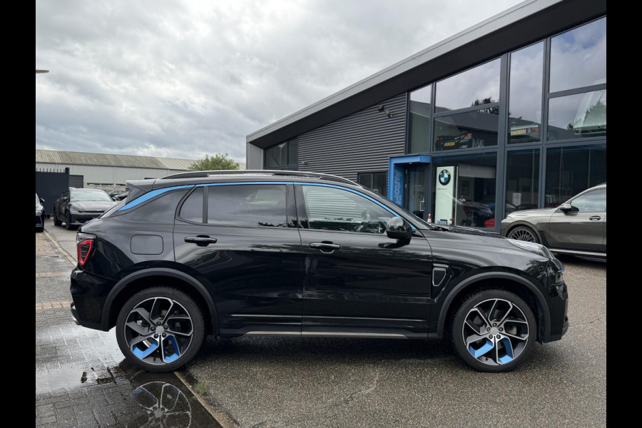 Lynk & Co 01 1.5 ORIGINEEL NEDERLANDSE AUTO MET NAP | FACELIFT MODEL | ZWARTE HEMEL | 360° CAMERA | APPLE CARPLAY | LED | ADAPTIVE CRUISE CONTROL | ELEKTRISCHE KOFFERBAK | AFNEEMBARE TREKHAAK | BLACK OPTIC-PAKKET OPTIONEEL | RIJKLAAR INCL. 12 MND. BOVAG GARANTIE