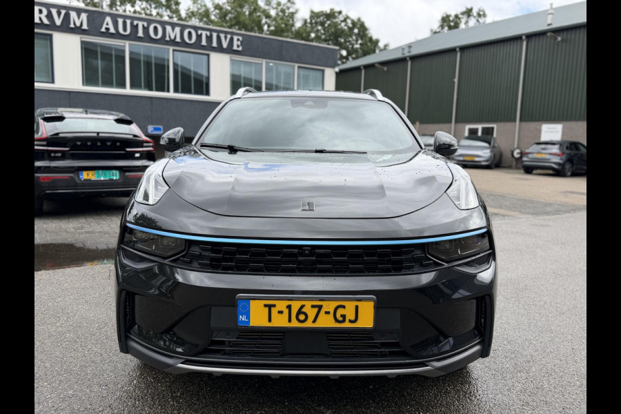 Lynk & Co 01 1.5 ORIGINEEL NEDERLANDSE AUTO MET NAP | FACELIFT MODEL | ZWARTE HEMEL | 360° CAMERA | APPLE CARPLAY | LED | ADAPTIVE CRUISE CONTROL | ELEKTRISCHE KOFFERBAK | AFNEEMBARE TREKHAAK | BLACK OPTIC-PAKKET OPTIONEEL | RIJKLAAR INCL. 12 MND. BOVAG GARANTIE