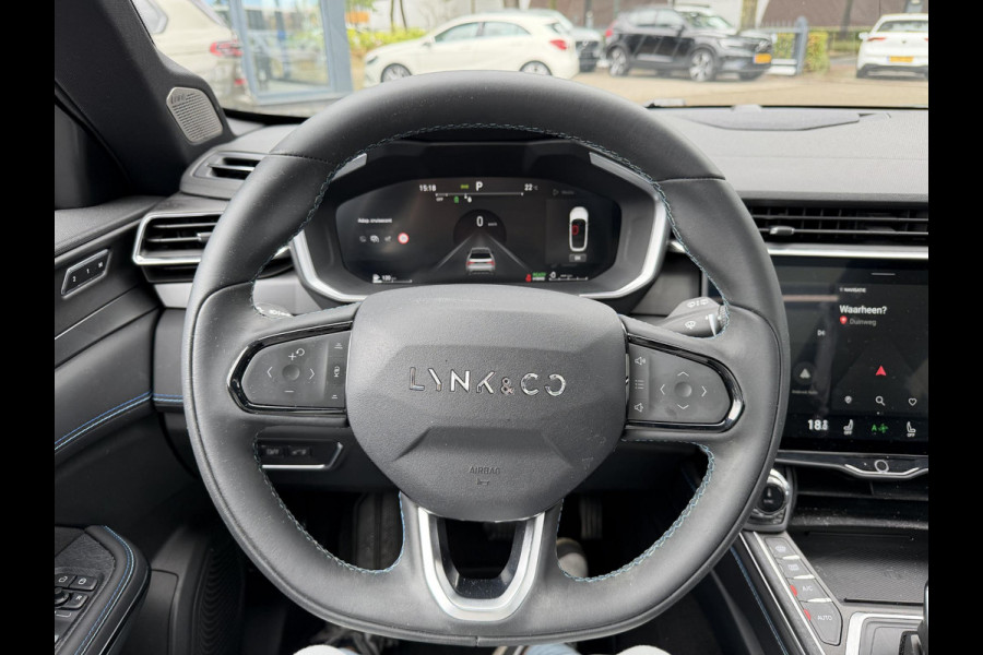Lynk & Co 01 1.5 ORIGINEEL NEDERLANDSE AUTO MET NAP | FACELIFT MODEL | ZWARTE HEMEL | 360° CAMERA | APPLE CARPLAY | LED | ADAPTIVE CRUISE CONTROL | ELEKTRISCHE KOFFERBAK | AFNEEMBARE TREKHAAK | BLACK OPTIC-PAKKET OPTIONEEL | RIJKLAAR INCL. 12 MND. BOVAG GARANTIE