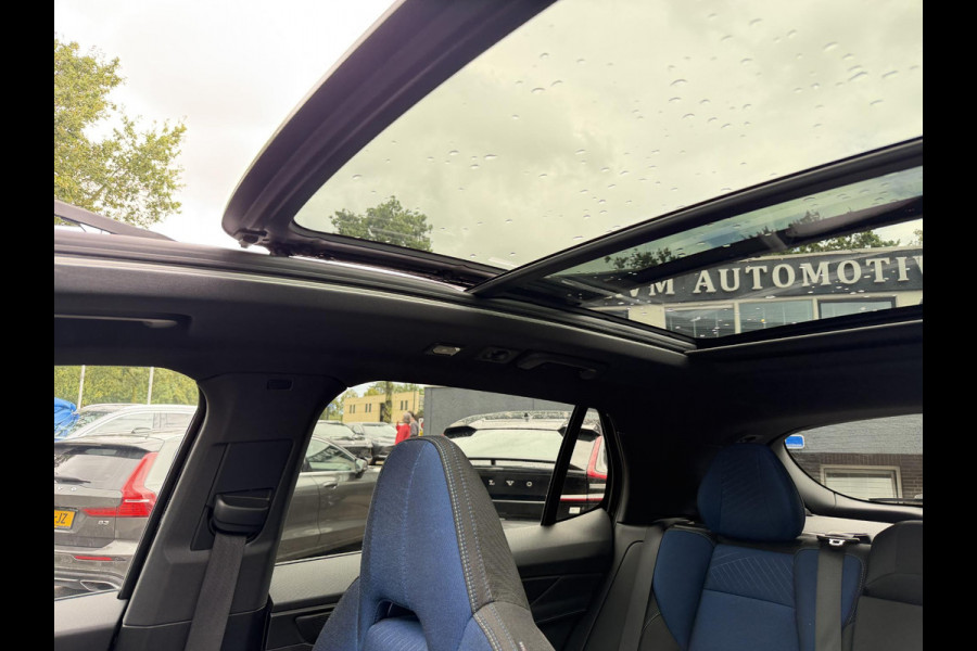 Lynk & Co 01 1.5 ORIGINEEL NEDERLANDSE AUTO MET NAP | FACELIFT MODEL | ZWARTE HEMEL | 360° CAMERA | APPLE CARPLAY | LED | ADAPTIVE CRUISE CONTROL | ELEKTRISCHE KOFFERBAK | AFNEEMBARE TREKHAAK | BLACK OPTIC-PAKKET OPTIONEEL | RIJKLAAR INCL. 12 MND. BOVAG GARANTIE