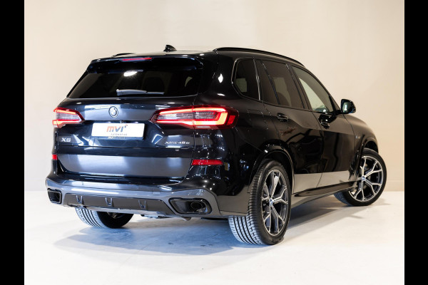 BMW X5 xDrive45e Executive M Pakket / 394pk / SOH 90% / Panorama dak / Trekhaak / Head-up display / 360 graden camera /