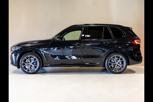 BMW X5 xDrive45e Executive M Pakket / 394pk / SOH 90% / Panorama dak / Trekhaak / Head-up display / 360 graden camera /
