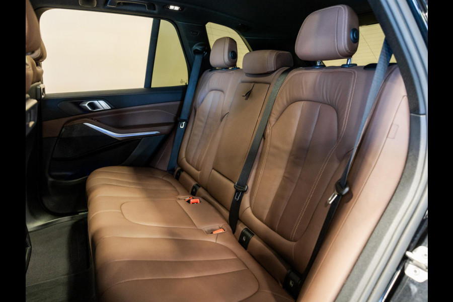 BMW X5 xDrive45e Executive M Pakket / 394pk / SOH 90% / Panorama dak / Trekhaak / Head-up display / 360 graden camera /