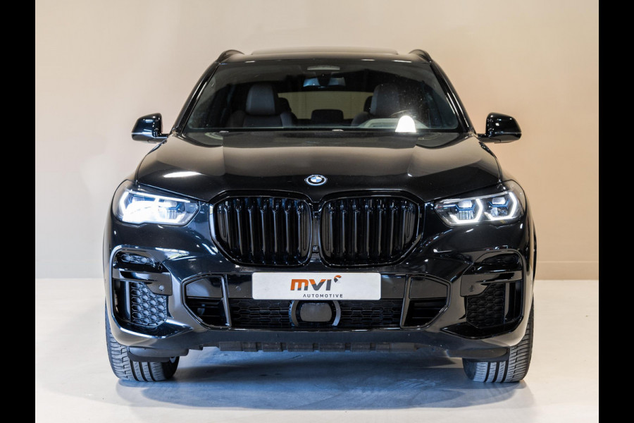 BMW X5 xDrive45e Executive M Pakket / 394pk / SOH 90% / Panorama dak / Trekhaak / Head-up display / 360 graden camera /