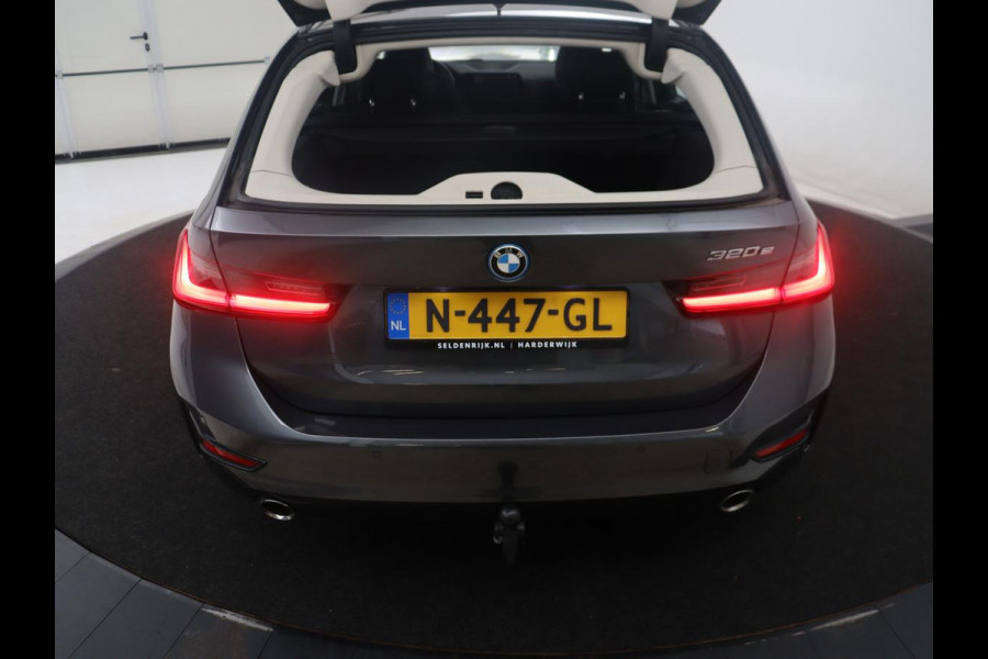 BMW 3 Serie Touring 320e Business Edition Plus | SOH 84,2% | Leder | Cruise control | Stoelverwarming | Climate control | 3 zone klimaat | Navigatie | Bluetooth | Elektrische achterklep | Trekhaak