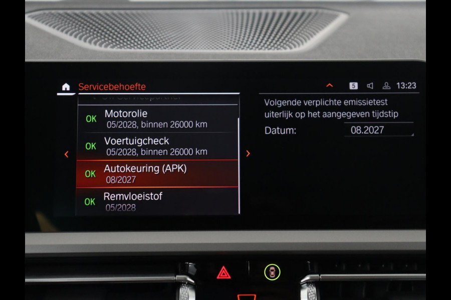 BMW 3 Serie Touring 320e Business Edition Plus | SOH 84,2% | Leder | Cruise control | Stoelverwarming | Climate control | 3 zone klimaat | Navigatie | Bluetooth | Elektrische achterklep | Trekhaak