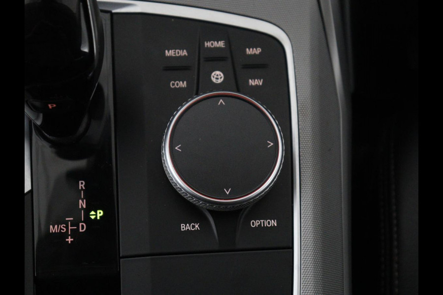 BMW 3 Serie Touring 320e Business Edition Plus | SOH 84,2% | Leder | Cruise control | Stoelverwarming | Climate control | 3 zone klimaat | Navigatie | Bluetooth | Elektrische achterklep | Trekhaak