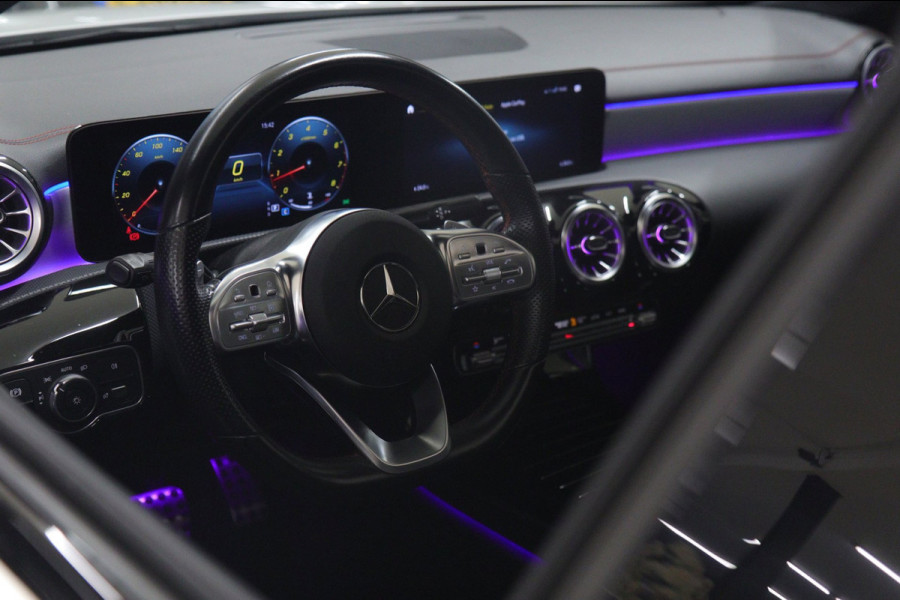 Mercedes-Benz CLA-Klasse 200 Business Solution AMG PANO/CAM/KEYLESS/LANEASSIST/VOL