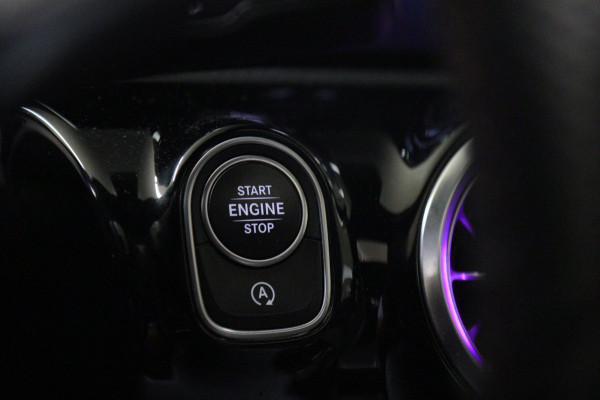 Mercedes-Benz CLA-Klasse 200 Business Solution AMG PANO/CAM/KEYLESS/LANEASSIST/VOL