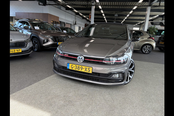 Volkswagen Polo 2.0 TSi 200pk GTi DSG 5-drs. SCHUIFDAK/BEATS/KEYLESS/CAMERA/DODEHOEK/1E EIGENAAR!