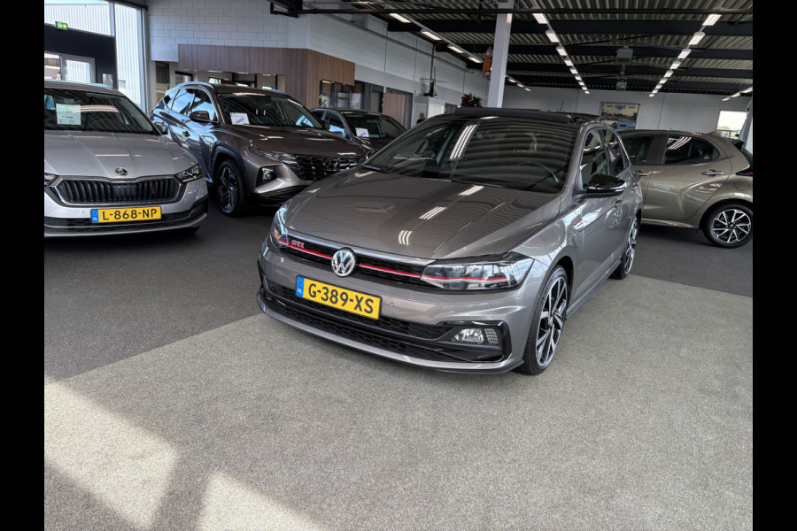 Volkswagen Polo 2.0 TSi 200pk GTi DSG 5-drs. SCHUIFDAK/BEATS/KEYLESS/CAMERA/DODEHOEK/1E EIGENAAR!