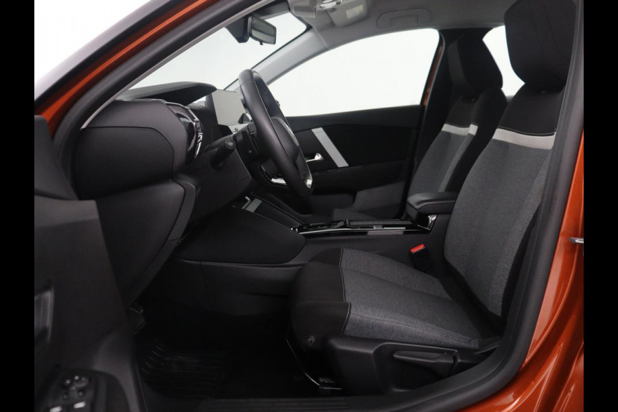 Citroën C4 1.2 Puretech Feel | Cruise control | Navigatie | Camera | Park assist | Carplay | Climate control | Trekhaak