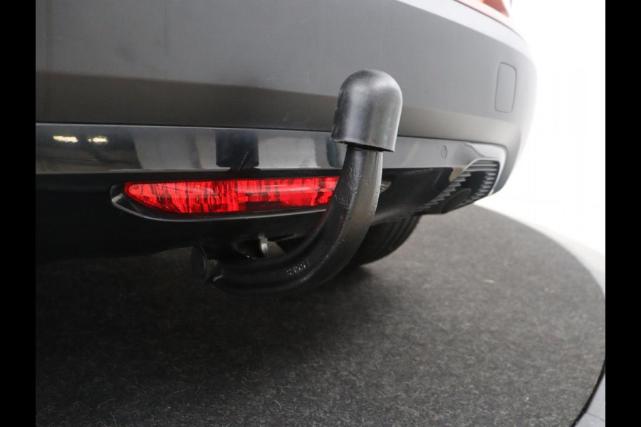 Citroën C4 1.2 Puretech Feel | Cruise control | Navigatie | Camera | Park assist | Carplay | Climate control | Trekhaak