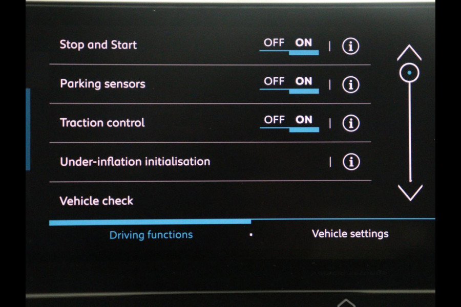 Citroën C4 1.2 Puretech Feel | Cruise control | Navigatie | Camera | Park assist | Carplay | Climate control | Trekhaak