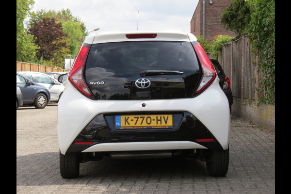 Toyota Aygo 1.0 VVT-i x-joy | APPLE CARPLAY | DAB+ RADIO | CRUISE CONTROL |