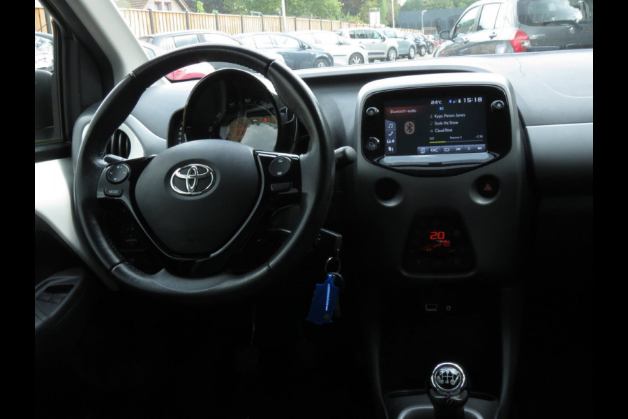 Toyota Aygo 1.0 VVT-i x-joy | APPLE CARPLAY | DAB+ RADIO | CRUISE CONTROL |