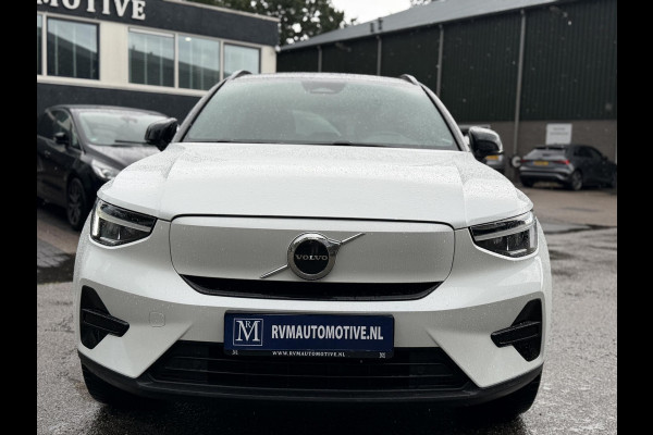 Volvo XC40 Single Motor Plus 69 kWh ELEKTRISCHE KOFFERBAK | VOLVO DEALER ONDERHOUDEN | ADAPTIVE CRUISE CONTROL | STOEL- + STUURWIELVERWARMING | CAMERA | ALL-IN PRIJS INCL. 12 MND BOVAG GARANTIE