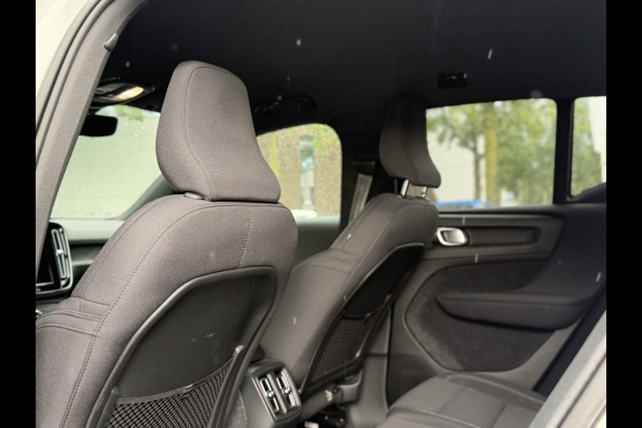 Volvo XC40 Single Motor Plus 69 kWh ELEKTRISCHE KOFFERBAK | VOLVO DEALER ONDERHOUDEN | ADAPTIVE CRUISE CONTROL | STOEL- + STUURWIELVERWARMING | CAMERA | ALL-IN PRIJS INCL. 12 MND BOVAG GARANTIE
