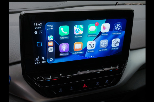Volkswagen ID.4 Pro 77 kWh Luxe (APPLE CARPLAY,TREKHAAK,CLIMATE,PARKEERSENSOREN,STOELVERWARMING,ADAPTIVE CRUISE,LED,ARMSTEUNEN)