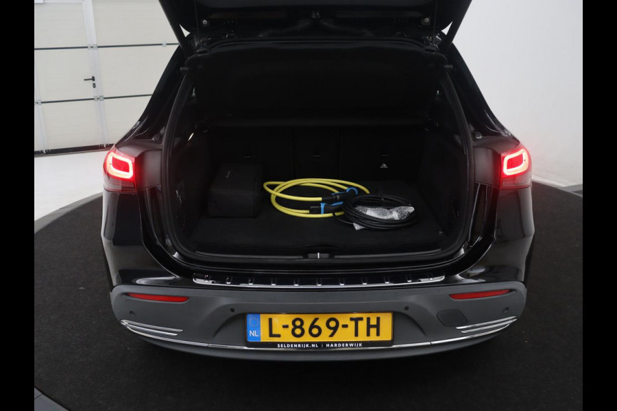 Mercedes-Benz EQA 250 Business Solution Luxury 67 kWh | SOH 94,7% | Half leder | Cruise control | Dodehoek detectie | Stoelverwarming | Camera | Park assist | Navigatie | Sfeerverlichting | Elektrische achterklep