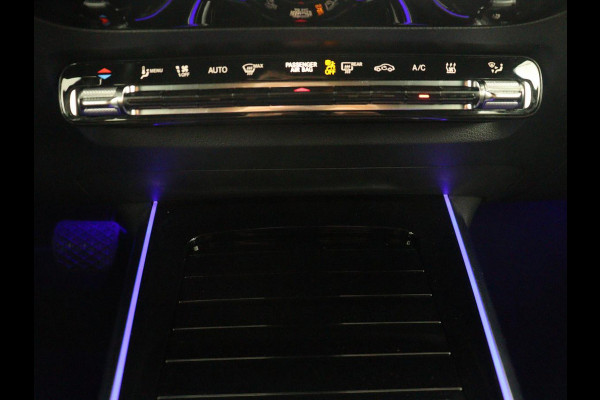 Mercedes-Benz EQA 250 Business Solution Luxury 67 kWh | SOH 94,7% | Half leder | Cruise control | Dodehoek detectie | Stoelverwarming | Camera | Park assist | Navigatie | Sfeerverlichting | Elektrische achterklep