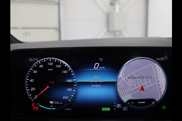 Mercedes-Benz EQA 250 Business Solution Luxury 67 kWh | SOH 94,7% | Half leder | Cruise control | Dodehoek detectie | Stoelverwarming | Camera | Park assist | Navigatie | Sfeerverlichting | Elektrische achterklep