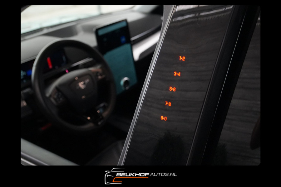 Ford Mustang Mach-E RWD75 kWh Pano Carplay B&O Camera Soh93%