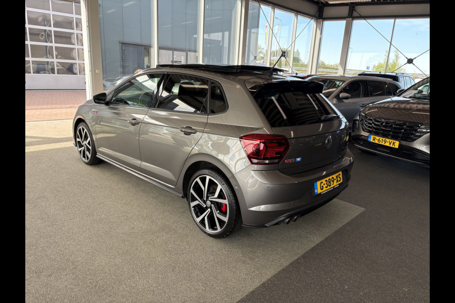 Volkswagen Polo 2.0 TSi 200pk GTi DSG 5-drs. SCHUIFDAK/BEATS/KEYLESS/CAMERA/DODEHOEK/1E EIGENAAR!