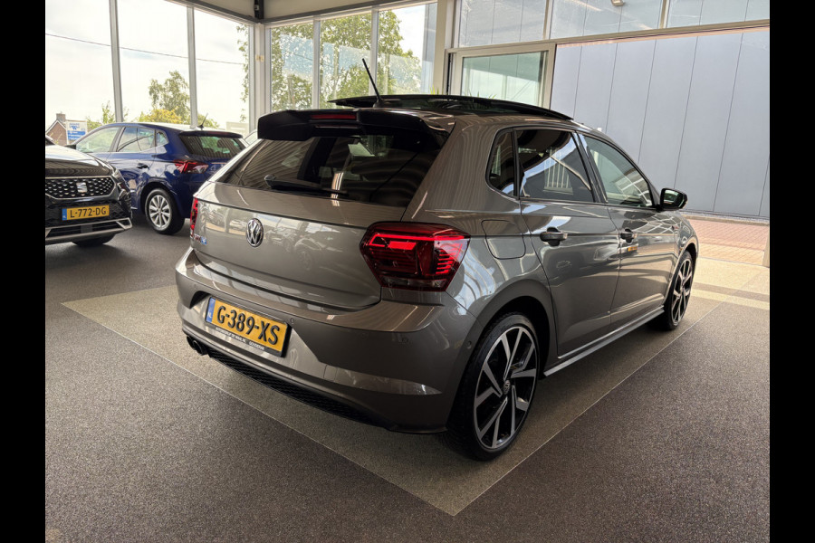 Volkswagen Polo 2.0 TSi 200pk GTi DSG 5-drs. SCHUIFDAK/BEATS/KEYLESS/CAMERA/DODEHOEK/1E EIGENAAR!
