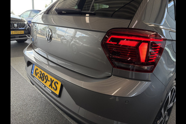 Volkswagen Polo 2.0 TSi 200pk GTi DSG 5-drs. SCHUIFDAK/BEATS/KEYLESS/CAMERA/DODEHOEK/1E EIGENAAR!