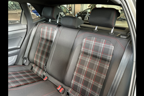 Volkswagen Polo 2.0 TSi 200pk GTi DSG 5-drs. SCHUIFDAK/BEATS/KEYLESS/CAMERA/DODEHOEK/1E EIGENAAR!