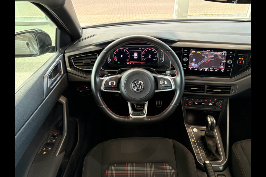 Volkswagen Polo 2.0 TSi 200pk GTi DSG 5-drs. SCHUIFDAK/BEATS/KEYLESS/CAMERA/DODEHOEK/1E EIGENAAR!