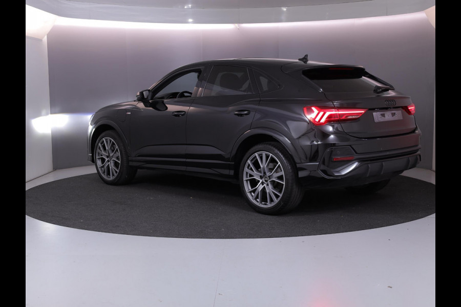 Audi Q3 Sportback 45 TFSI e S Edition 245 pk S-tronic | Navigatie | Panoramadak | Trekhaak (wegklapbaar) | Parkeersensoren | Rondomzicht camera | Matrix LED koplampen | Elektr. voorstoelen | S-Line |