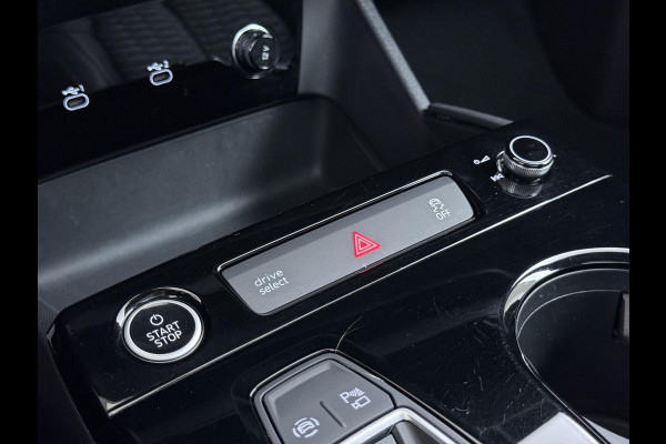 Audi Q6 e-tron Launch edition 83 kWh ELEK. TREKHAAK | STOEL VERWARMING VOOR EN ACHTER | KEYLESS | 360 CAMERA | STUURVERWARMING | FABRIEKS GARANTIE TM 01-08-2027 |