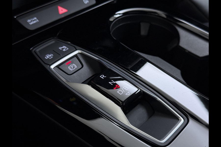 Audi Q6 e-tron Launch edition 83 kWh ELEK. TREKHAAK | STOEL VERWARMING VOOR EN ACHTER | KEYLESS | 360 CAMERA | STUURVERWARMING | FABRIEKS GARANTIE TM 01-08-2027 |