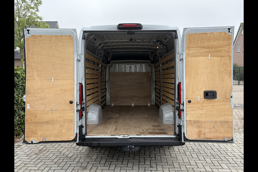 Peugeot Boxer 2.2 BlueHDi 180PK Euro6 Aut. L4H2 3.5t Zwaar ✓ 3-zits ✓ Trekhaak 3.000 KG ✓ dubbele schuifdeur