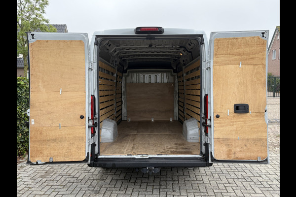 Peugeot Boxer 2.2 BlueHDi 180PK Euro6 Aut. L4H2 3.5t Zwaar ✓ 3-zits ✓ Trekhaak 3.000 KG ✓ dubbele schuifdeur