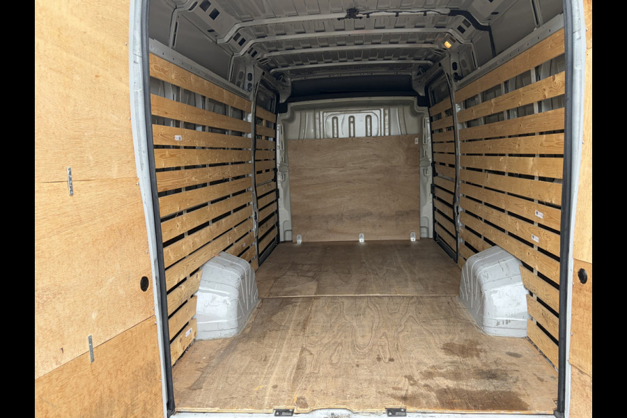 Peugeot Boxer 2.2 BlueHDi 180PK Euro6 Aut. L4H2 3.5t Zwaar ✓ 3-zits ✓ Trekhaak 3.000 KG ✓ dubbele schuifdeur